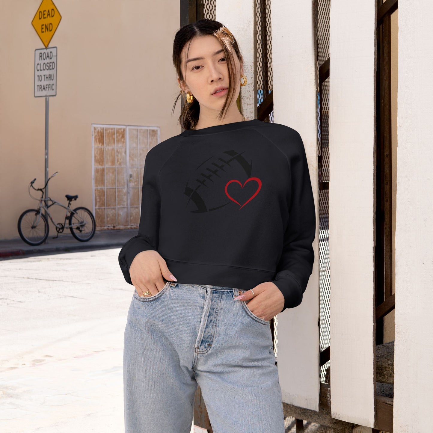 Football love; Women's Cropped Fleece Pullover